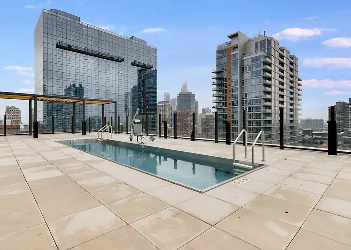 South Loop Rooftop With In And Out Parking 4